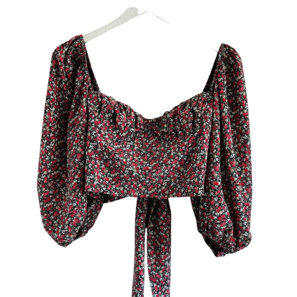 Et Clet Floral Puff Sleeve Underwire Crop Top